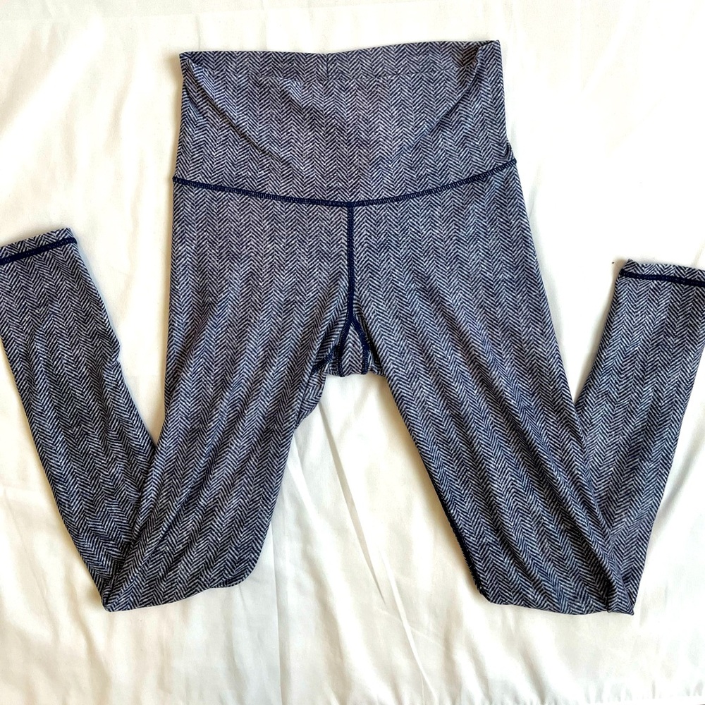 Lightweight + Lined Yoga Pants Sz Sm With Purple/Gray/Blue Pattern